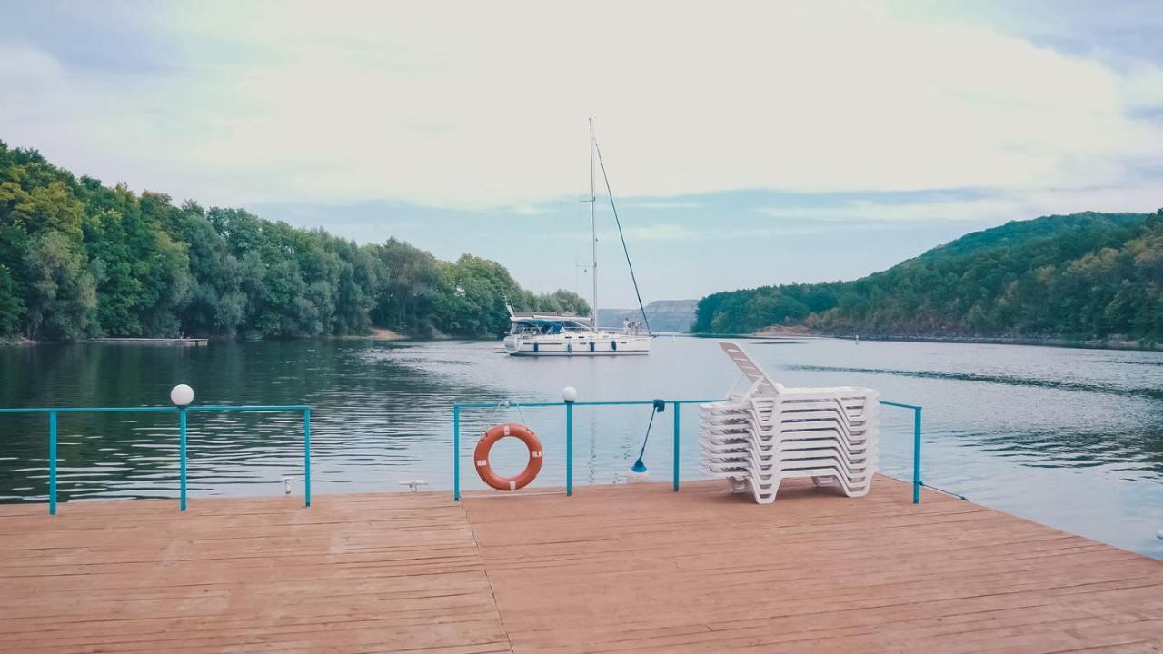 Hotel Yacht Club Mayak Dnistrivka Luaran gambar