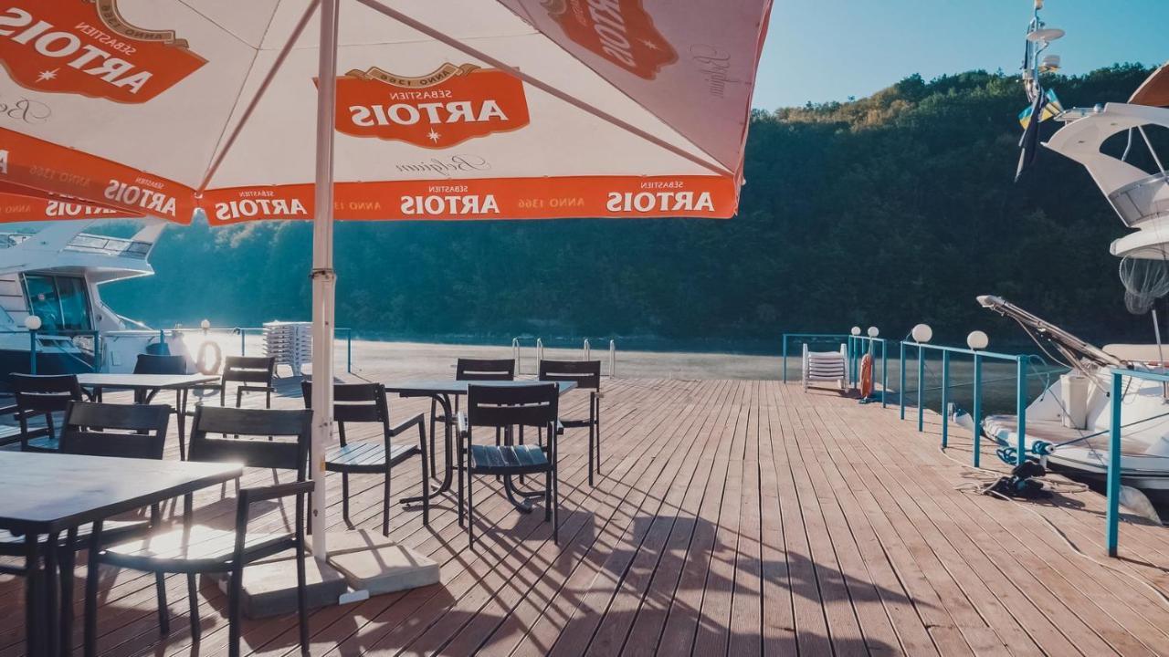 Hotel Yacht Club Mayak Dnistrivka Luaran gambar